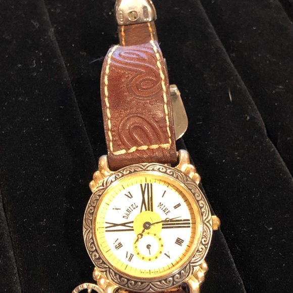 Watch - Picture 3 of 3